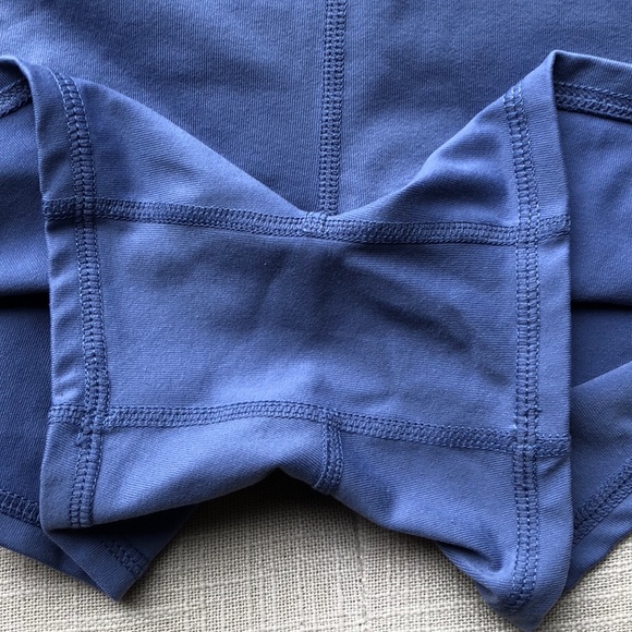 GAP Fit Spandex Shorts - Picture 6 of 6